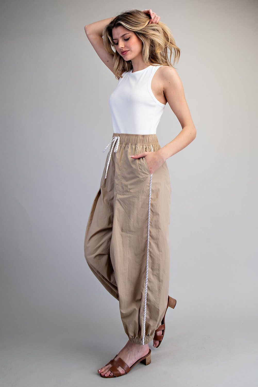 Klarity Contrast One Piece Sleeveless Jumpsuit