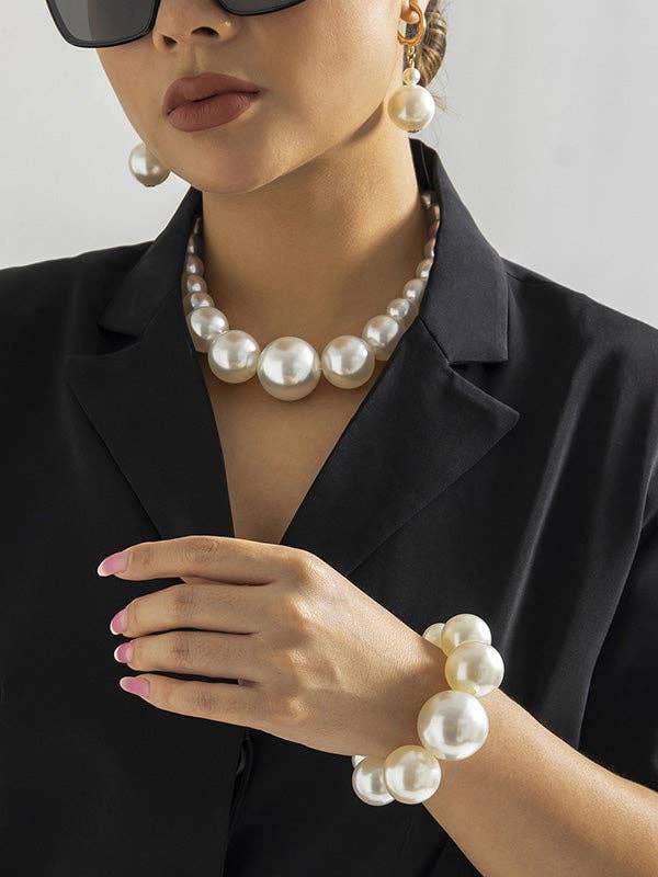 Carla Beaded Pearls Bracelet