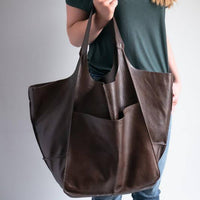 VINTAGE TOTE BAG WITH SPACIOUS STORAGE CAPACITY