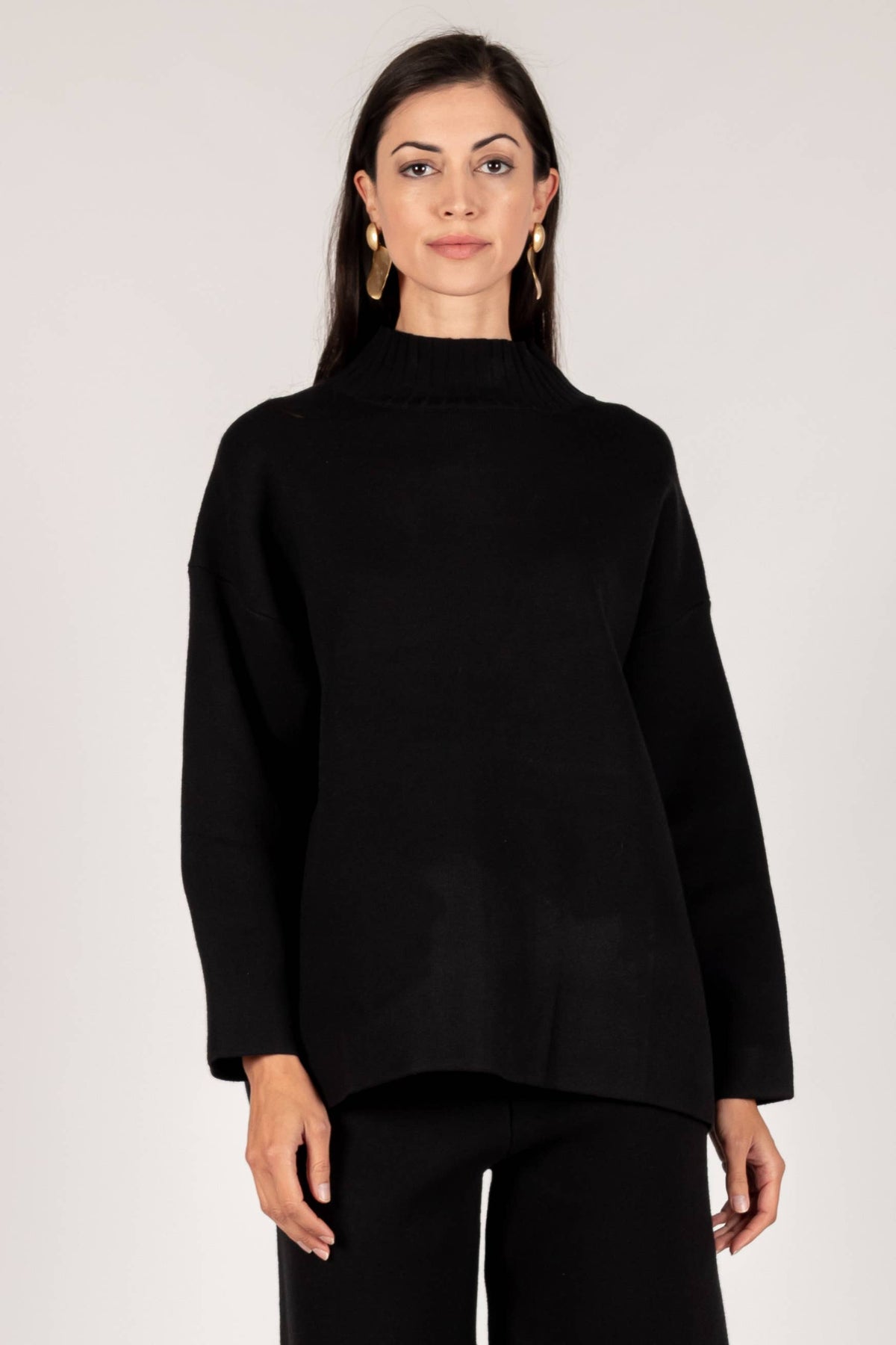 P. CILL Turtleneck Sweater Top: Black