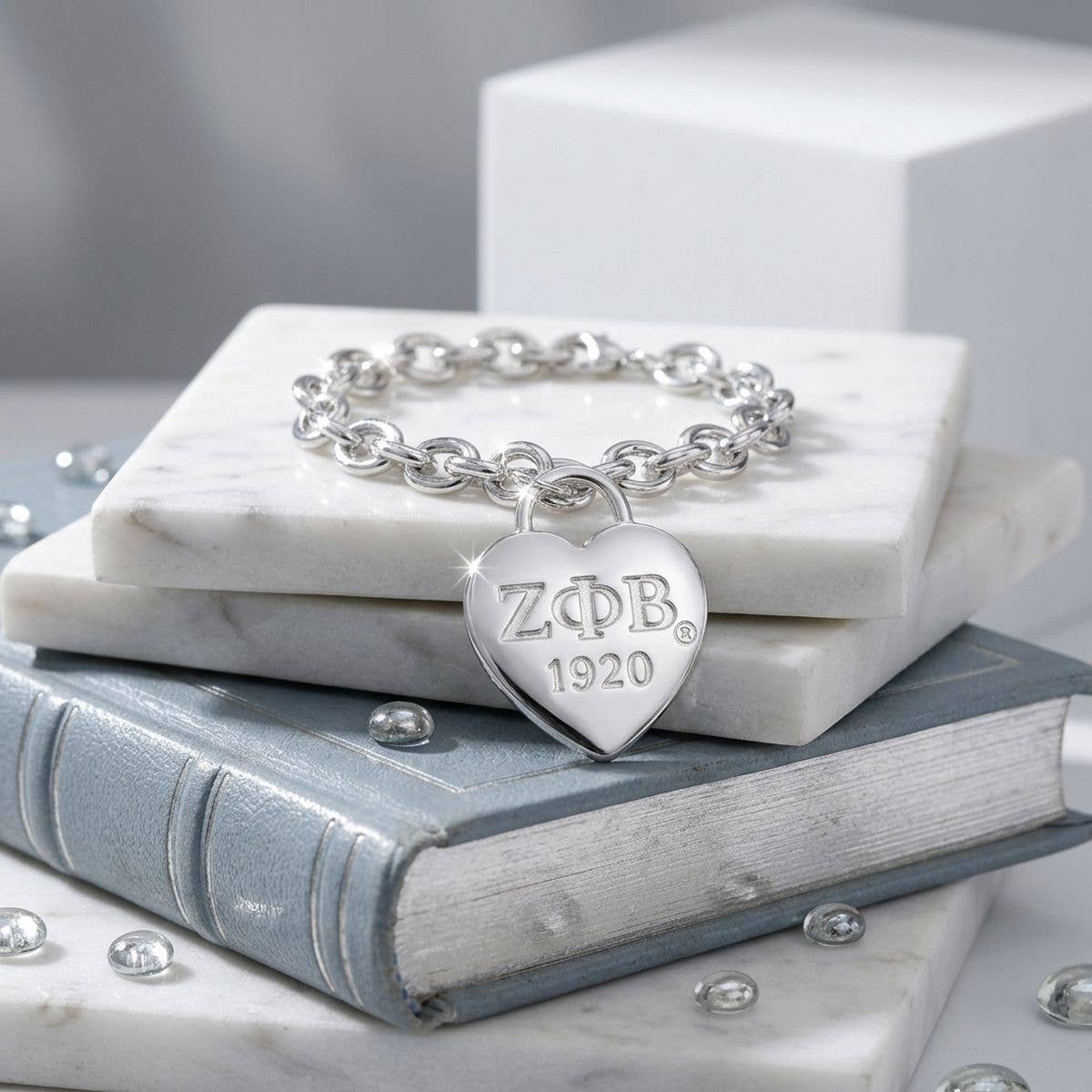 ZPB Silver 1920 Legacy Heart Lock Chain Bracelet: Silver / Rhodium / 8 inches