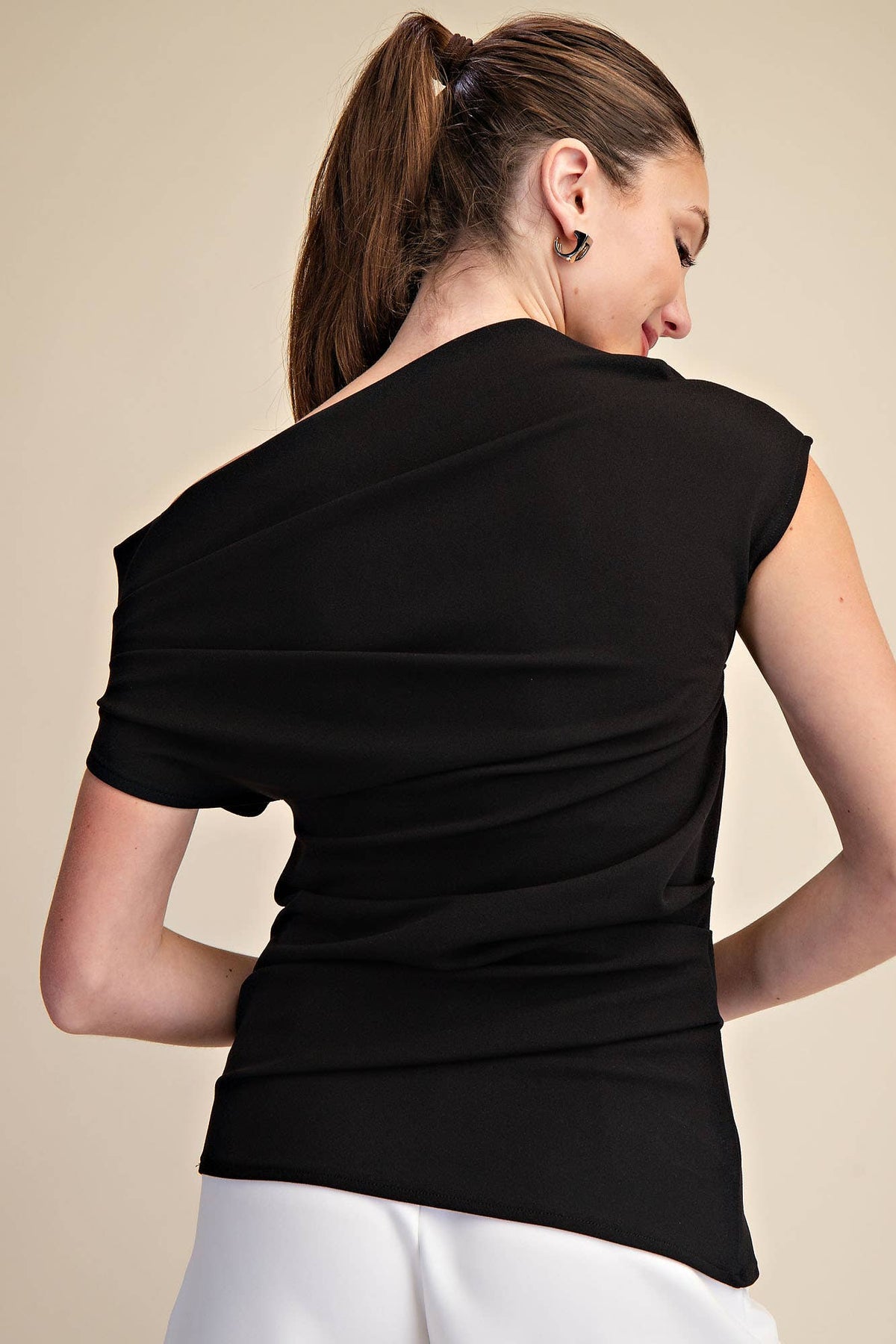 Asymmetric Pleated Top: Ivory / M