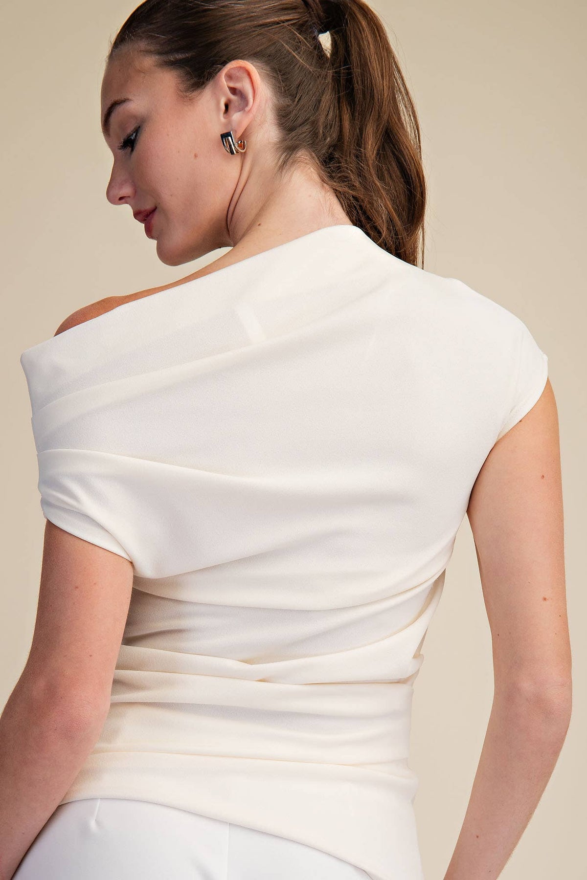 Asymmetric Pleated Top: Ivory / M