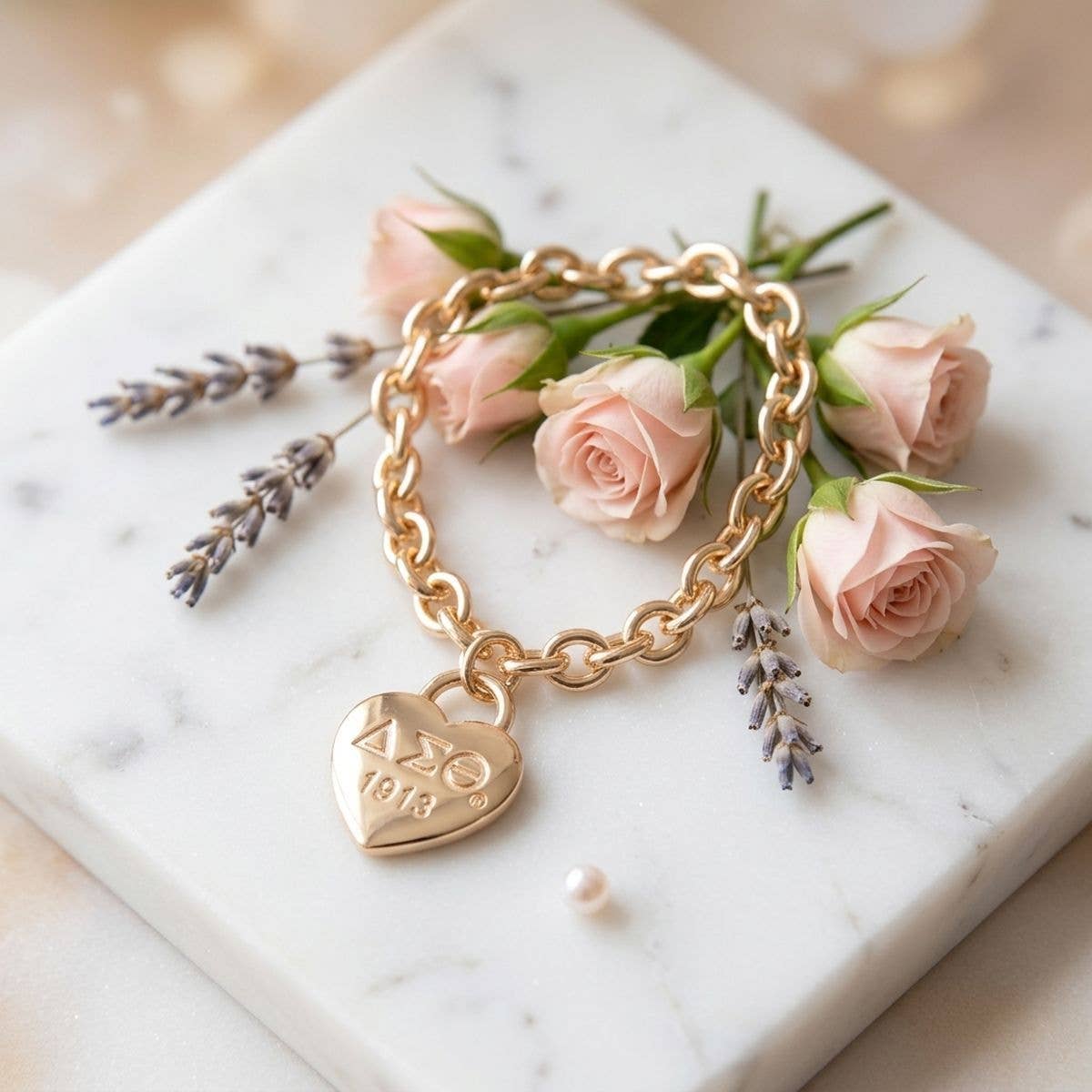 DST Gold 1913 Legacy Heart Lock Chain Bracelet: Gold / Gold / 8 inches
