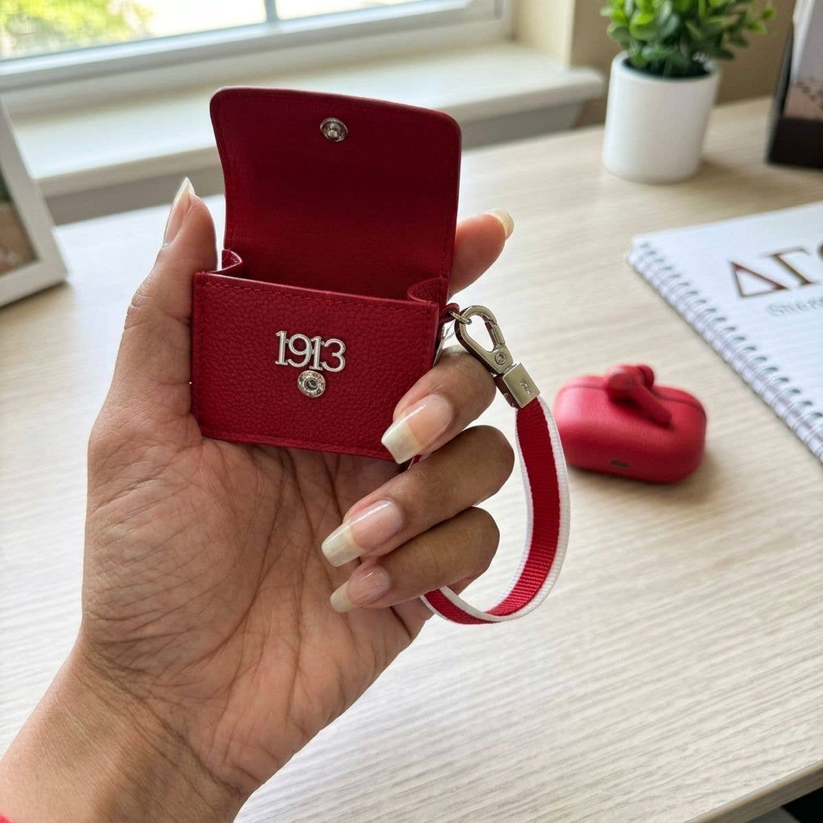 DST Red 1913 Earbud Mini Snap Case with Clip: Red and White / Multi Tone / 3 x 1 x 2.25 inches
