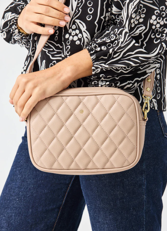 Essential Quilted Crossbody Bag